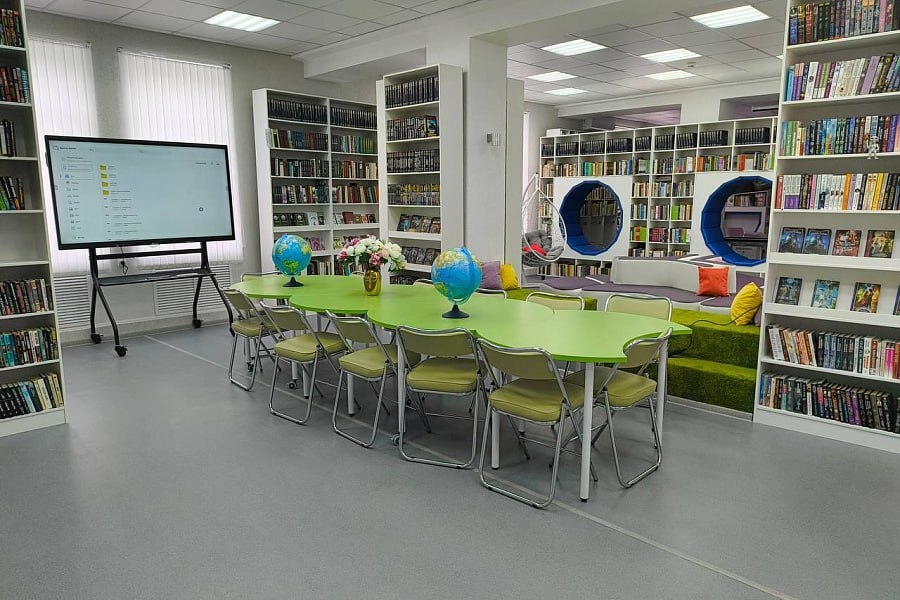 "Семейные посиделки" - укрепление семейных ценностей и знакомство с русской культурой.